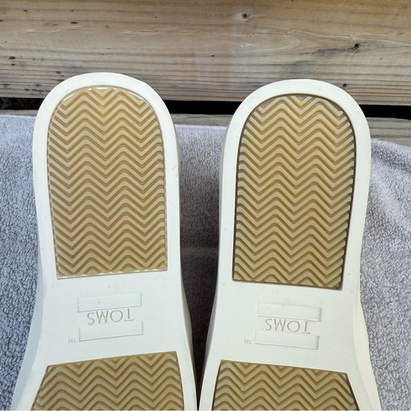 TOMS Suede Ankle Bootie Bryce Sneaker Flats Sand Slip On Rubber Outsole Natural - Picture 10 of 16